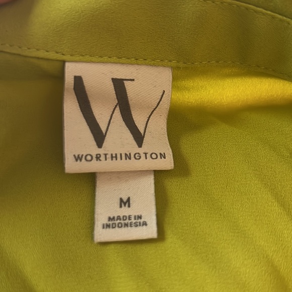 Like green button up blouse - Picture 3 of 7